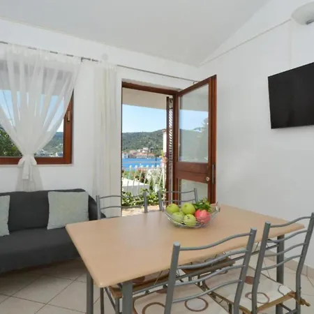 아파트 Nina - One Bedroom With Balcony A2 *