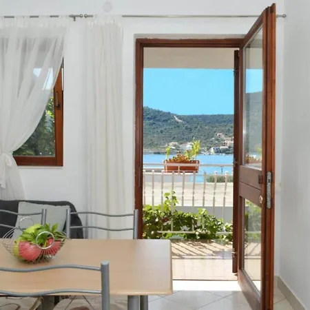 Nina - One Bedroom With Balcony A2 *
