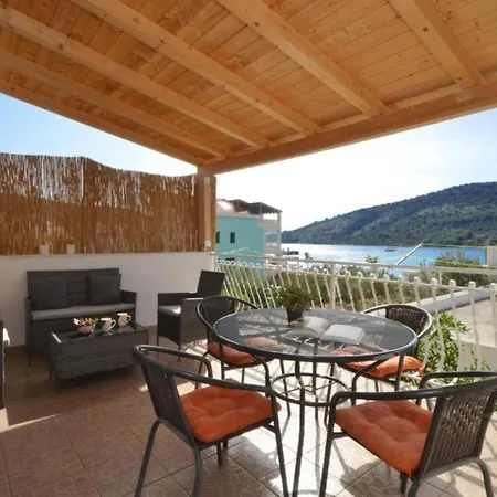 Nina - One Bedroom With Balcony A2 Vinišće
