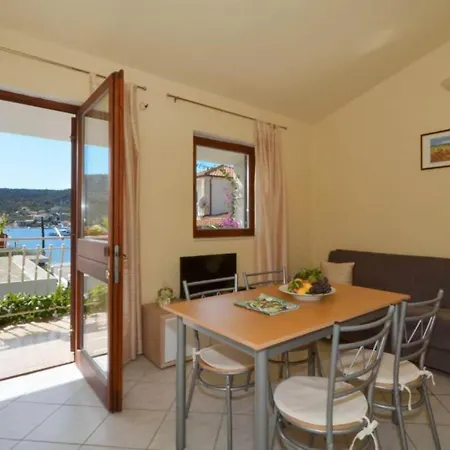 Nina - One Bedroom With Balcony A2 Appartamento *