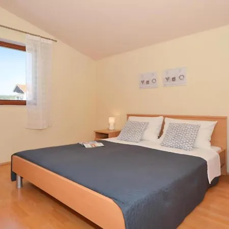 Nina - One Bedroom With Balcony A2 *