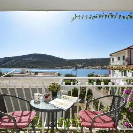 Nina - One Bedroom With Balcony A2