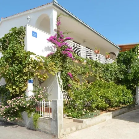 Nina - One Bedroom With Balcony A2 Vinišće