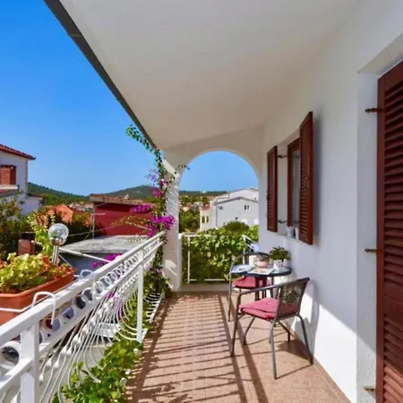 Nina - One Bedroom With Balcony A2 아파트 *