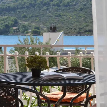 Nina - One Bedroom With Balcony A2 Vinišće